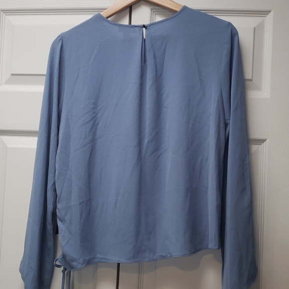 Vince Camuto Top w/ Side Tie - Picture 4 of 9